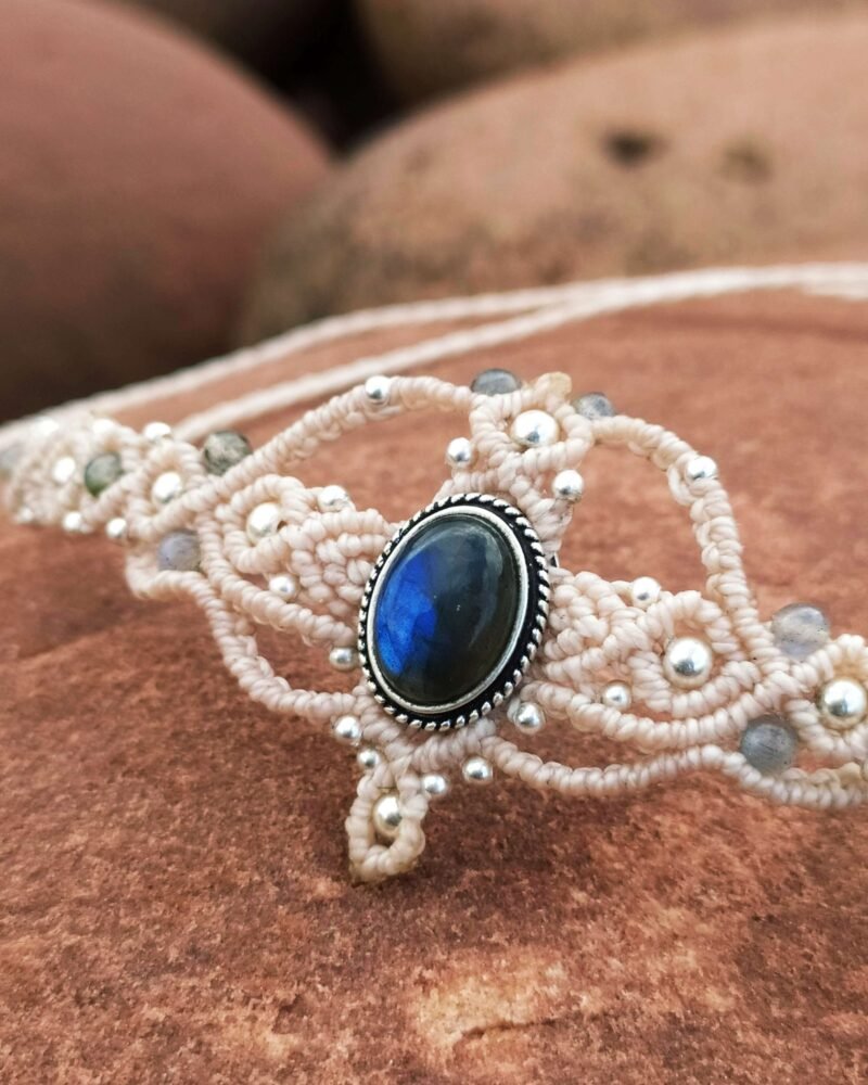 Gargantilla de macramé con piedra "Labradorita" y cuentas en plata