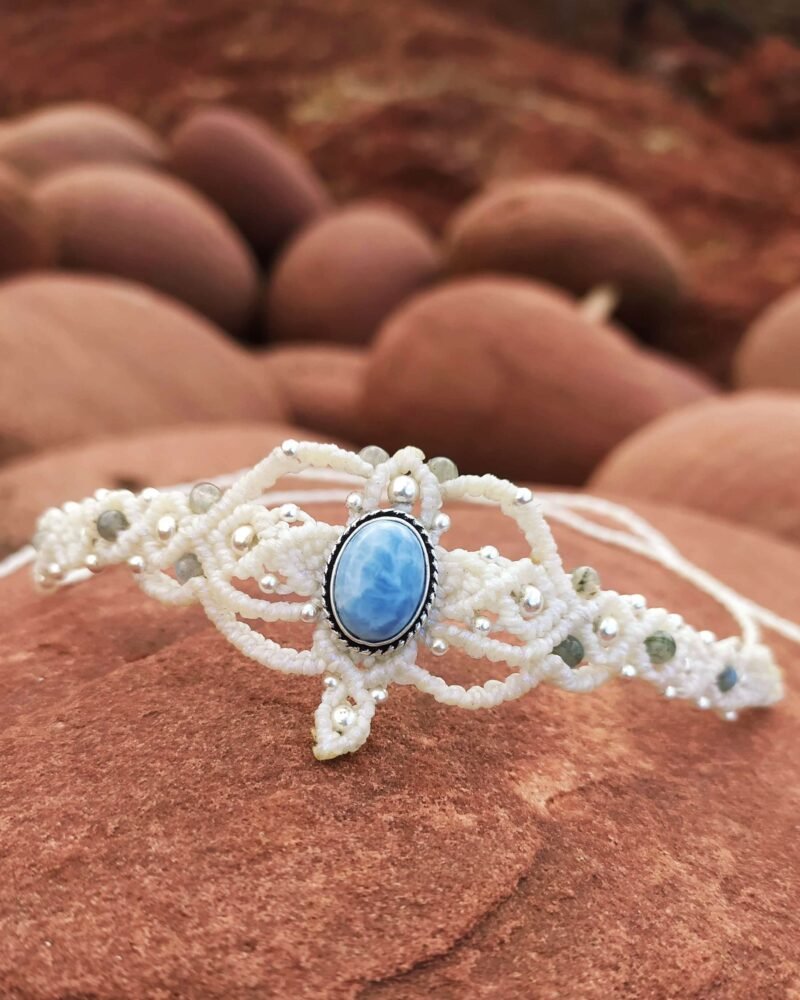 Gargantilla de macramé con piedra "Larimar" y cuentas en plata