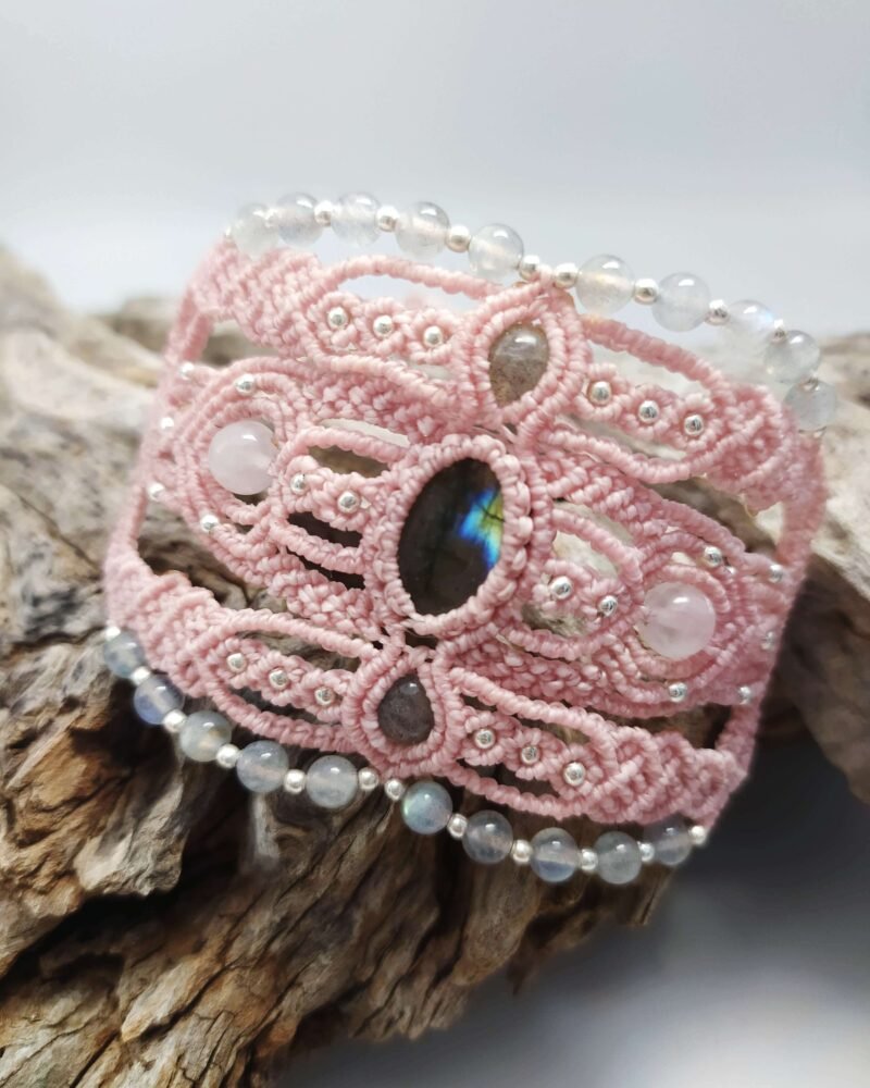 Brazalete de macramé "Afrodita" con piedra Labradorita