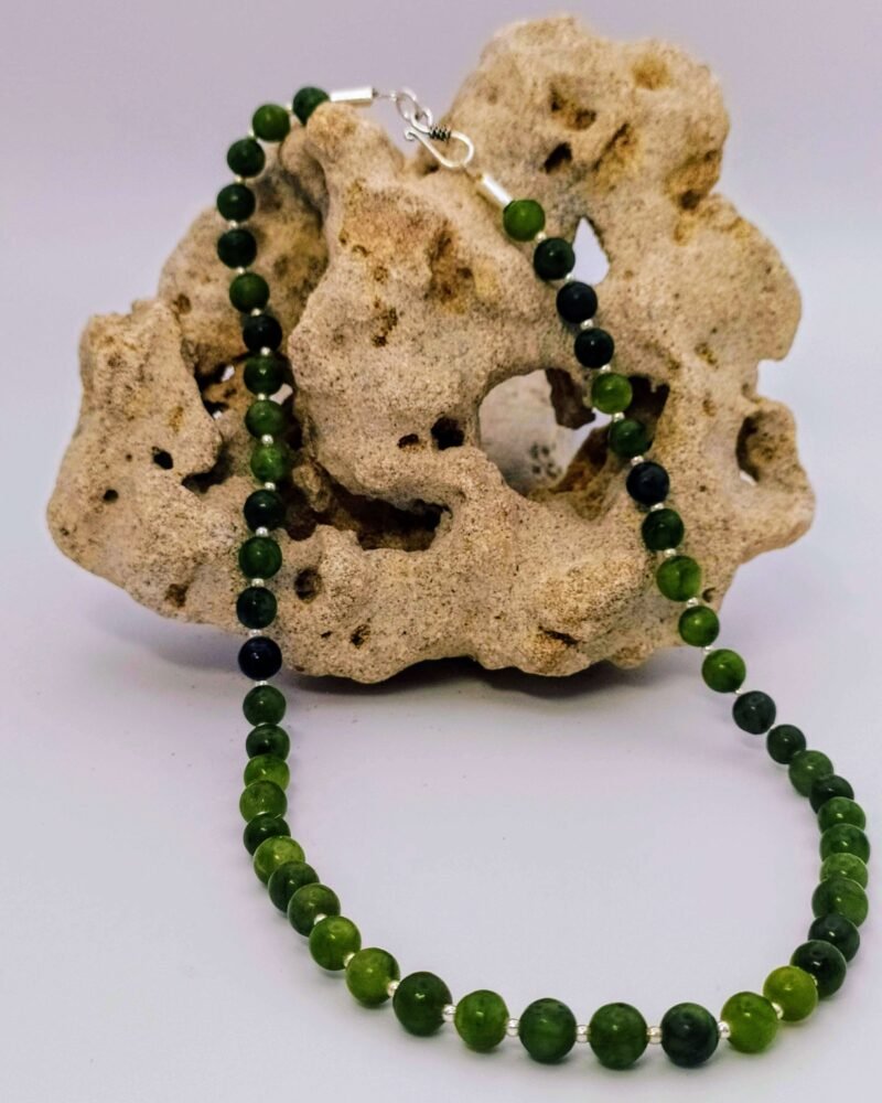 Collar "Jade Nefrita" con cuentas de plata