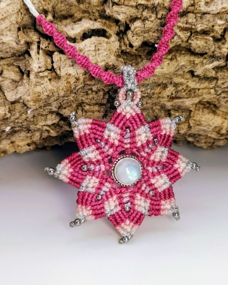 Collar "Mandala" con piedra de Luna