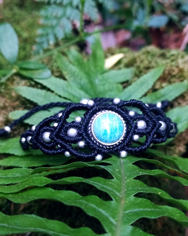 Brazalete de macramé "Hera" con piedra Amazonita