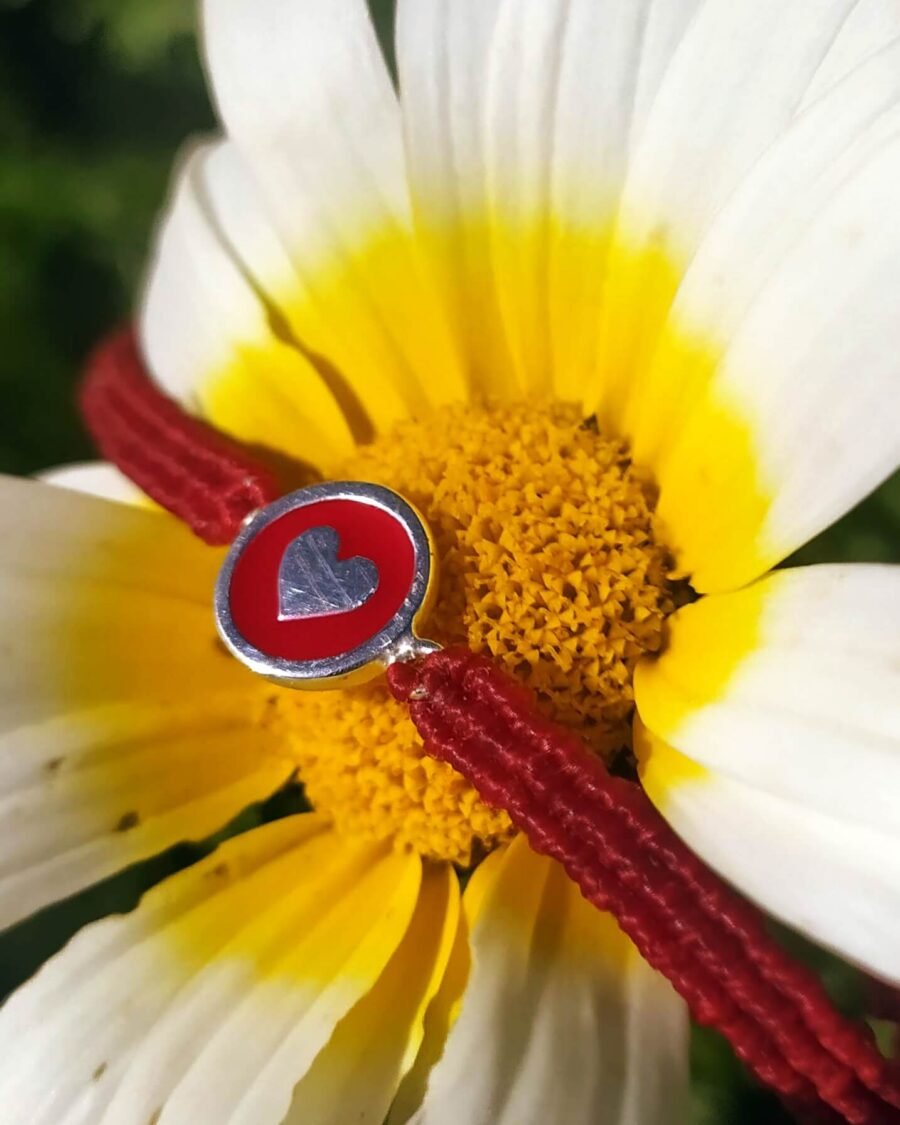 Pulsera de micromacramé "Corazón" en plata